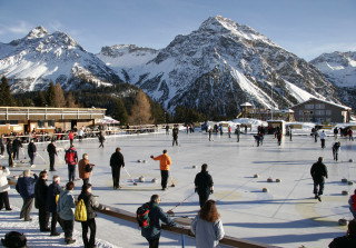 Curlingbahn in Arosa, Wintersport Schweiz, Freizeit in Arosa, Winterferien