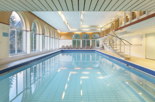 Hallenbad - Wellnessferien Sunstar Hotel Arosa