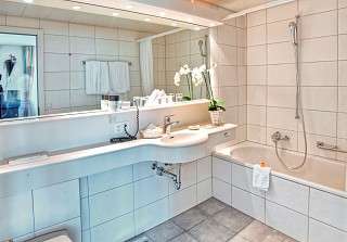 Chambre Familiale pour 5 personnes avec un décor moderne - Sunstar Hotel Arosa